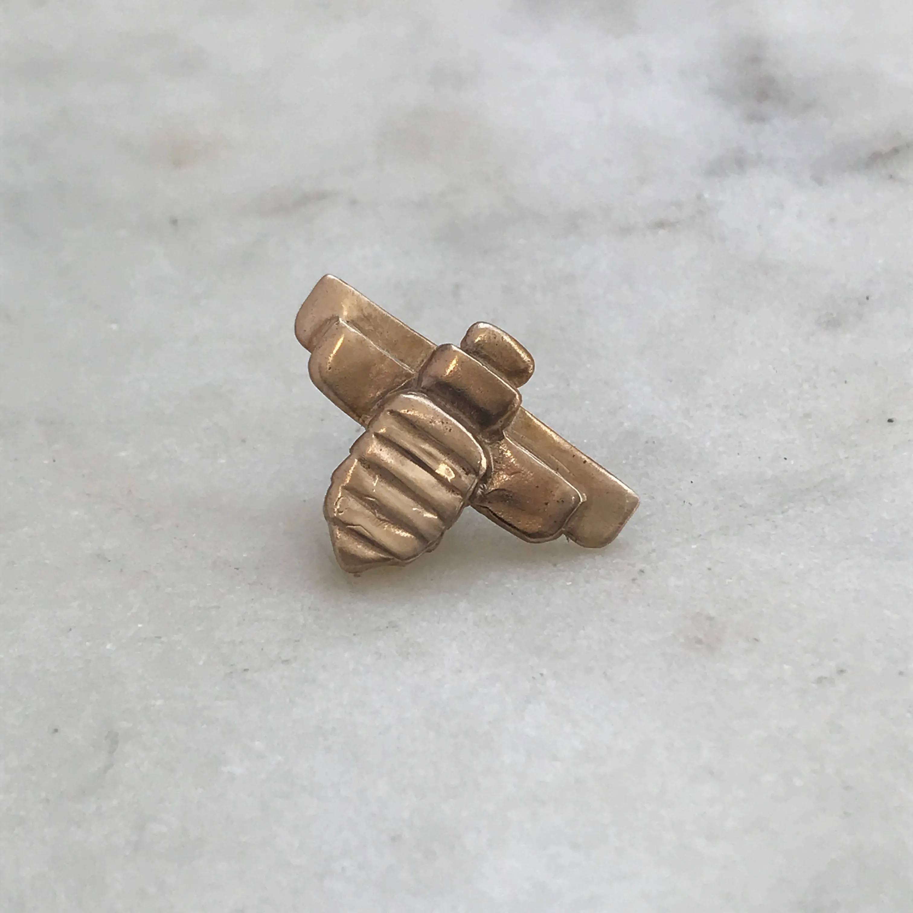 BEE TIE/LAPEL PIN