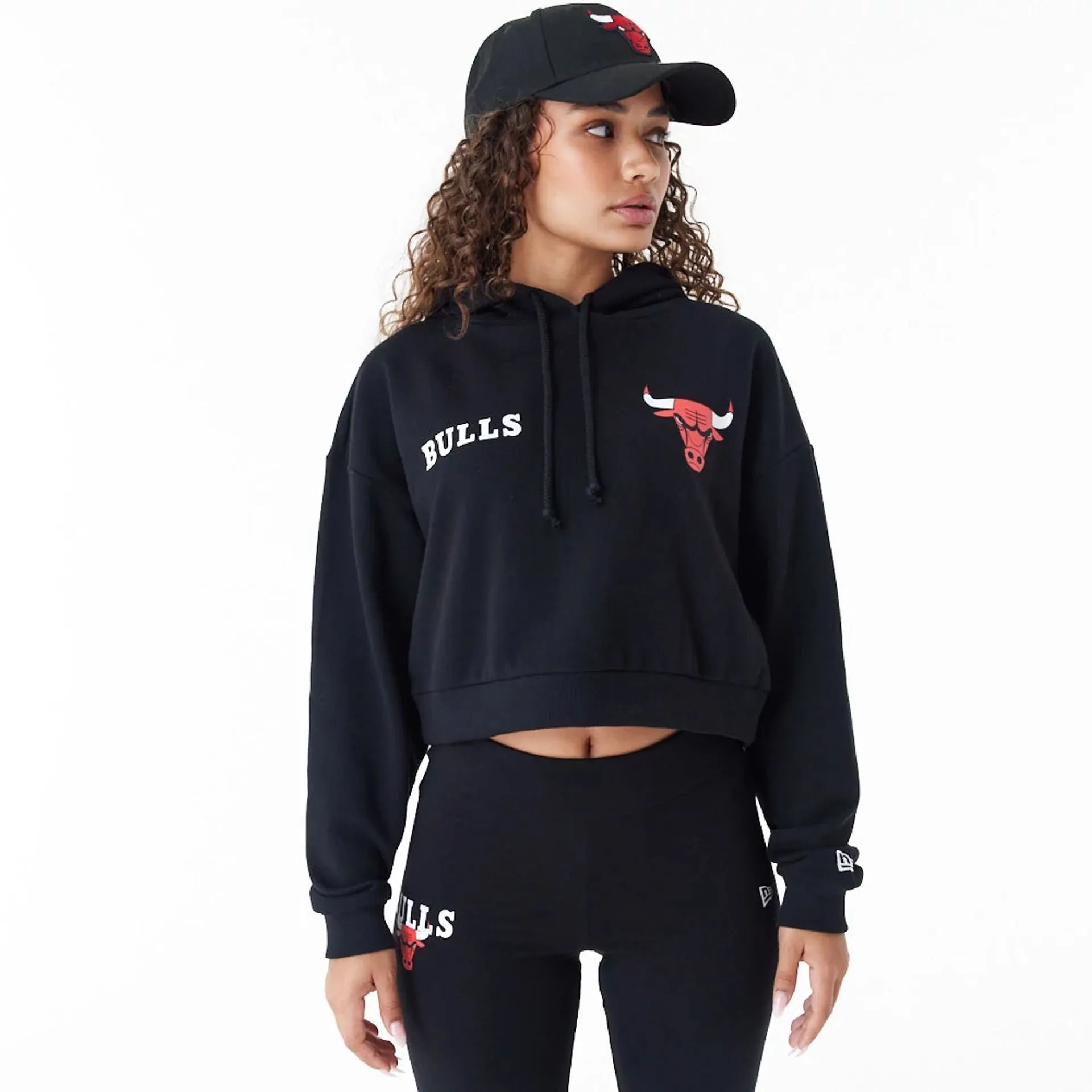 Chicago Bulls Womens NBA Team Logo Black Crop Pullover Hoodie