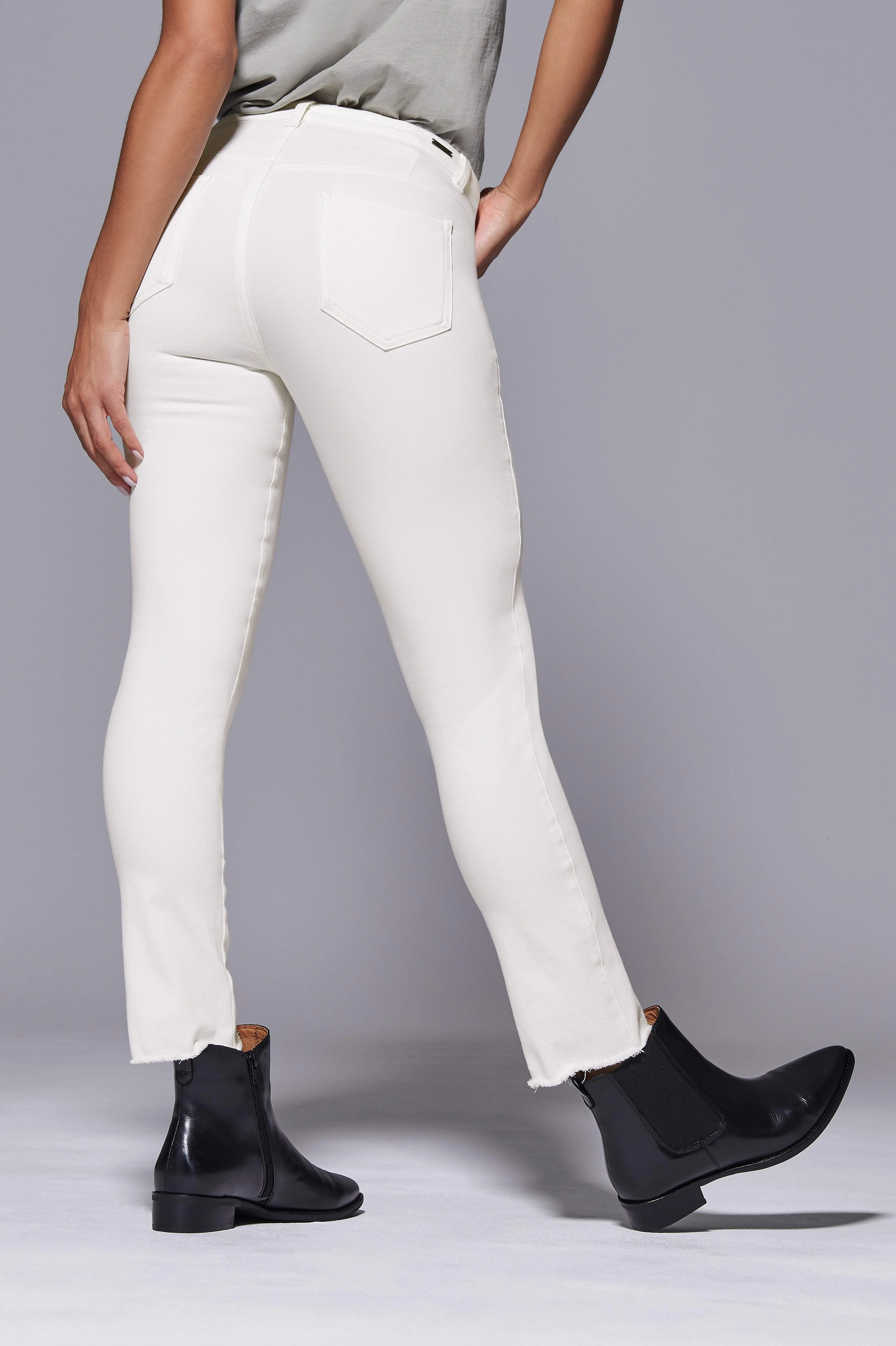 Cropped High Waist Shape Jeans