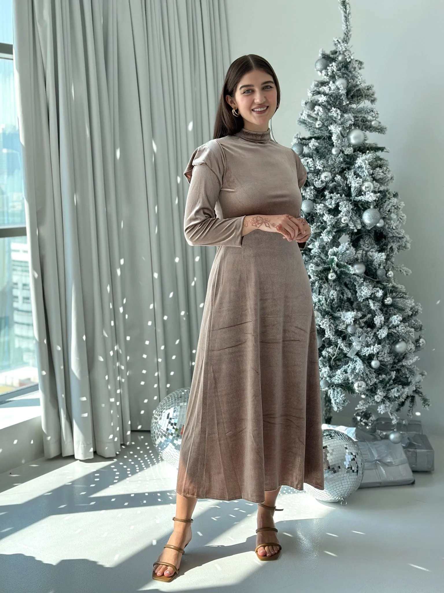 Hope Velvet Dress - Beige