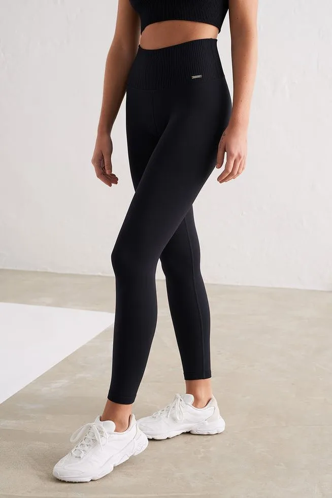 Limitless Seamless Tights | Black