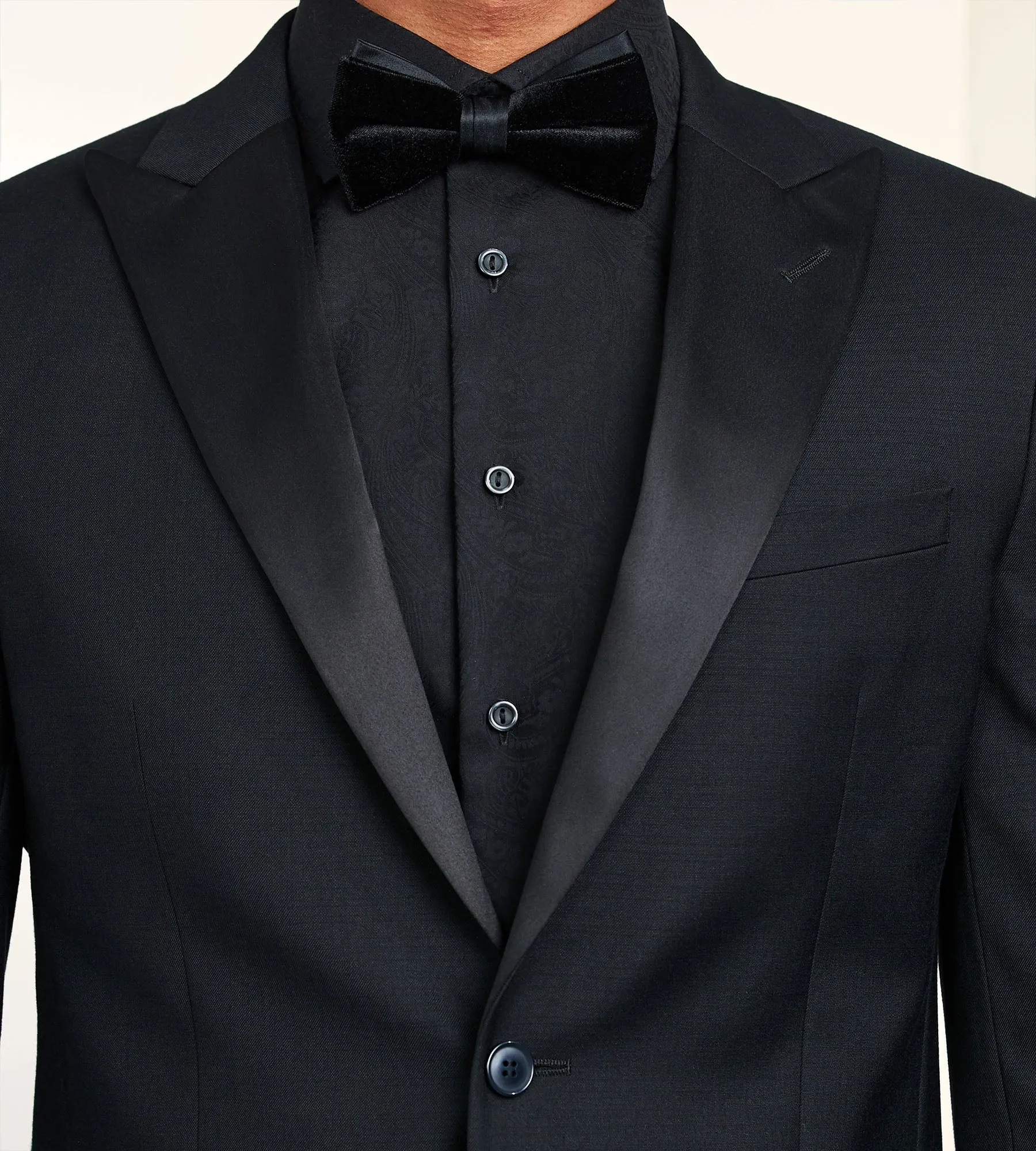 Modern Fit Stretch Peak Lapel Tuxedo