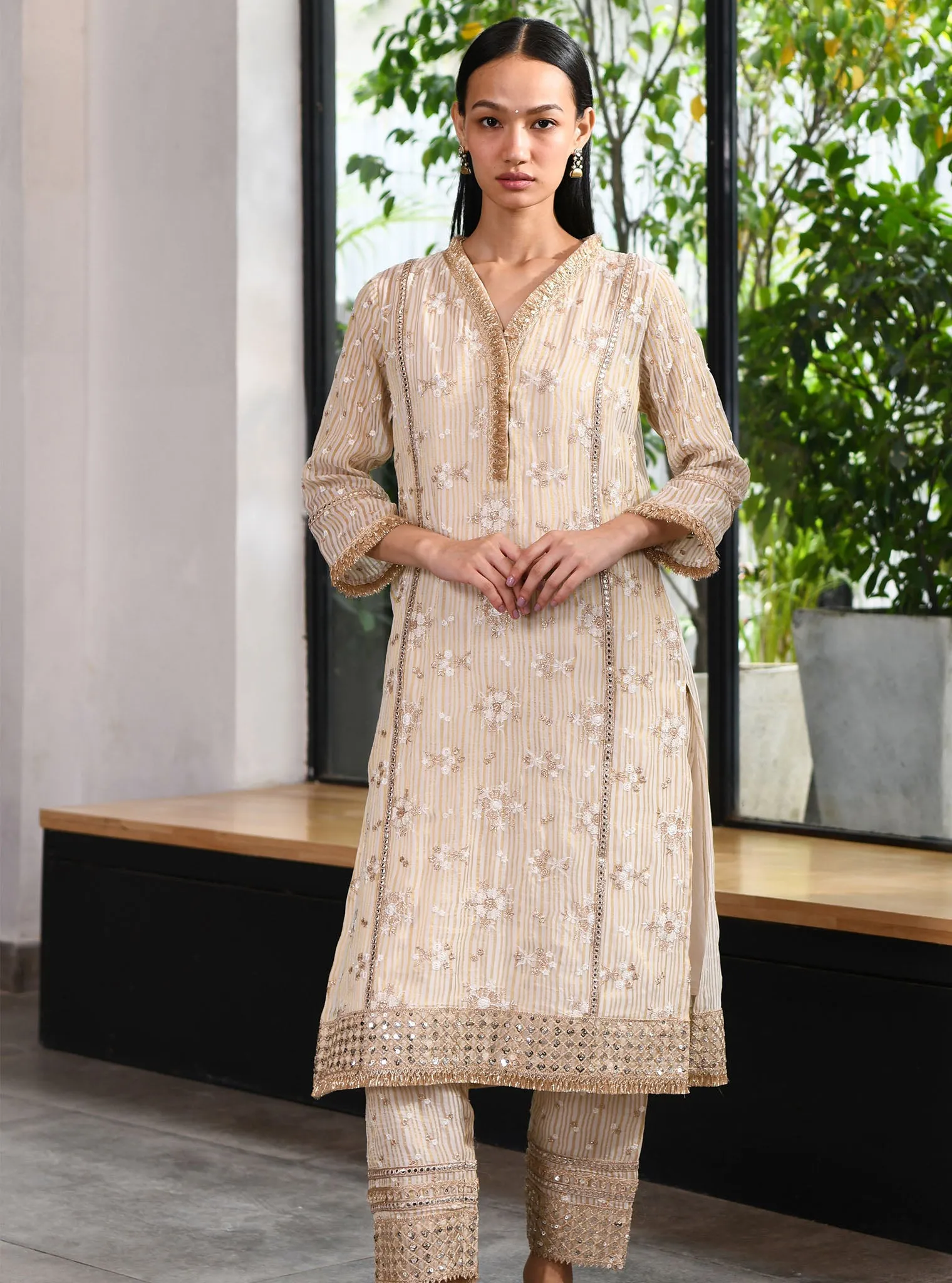 Mulmul Banarsi Carey Off White Kurta With Carey Off White Pant